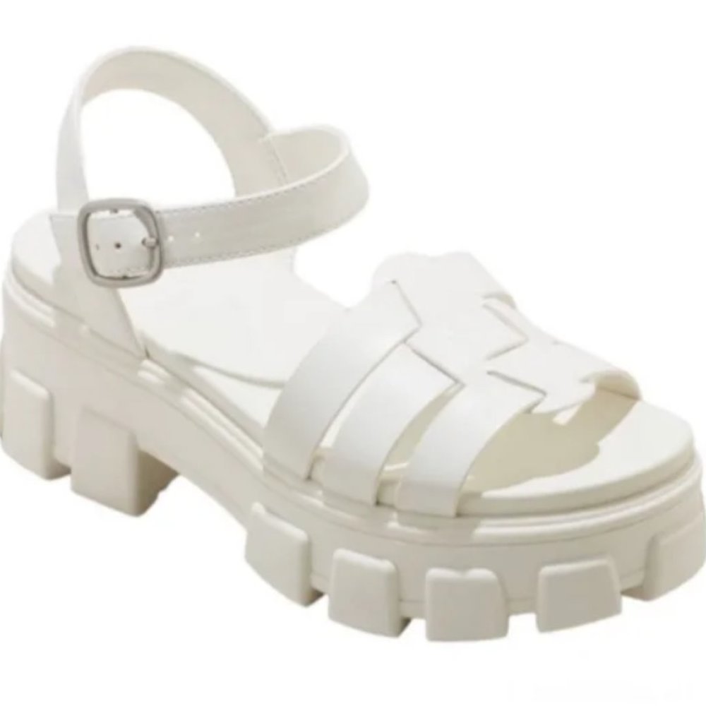 Woman's White Avril Fisherman "Wild Fable" Sandals
